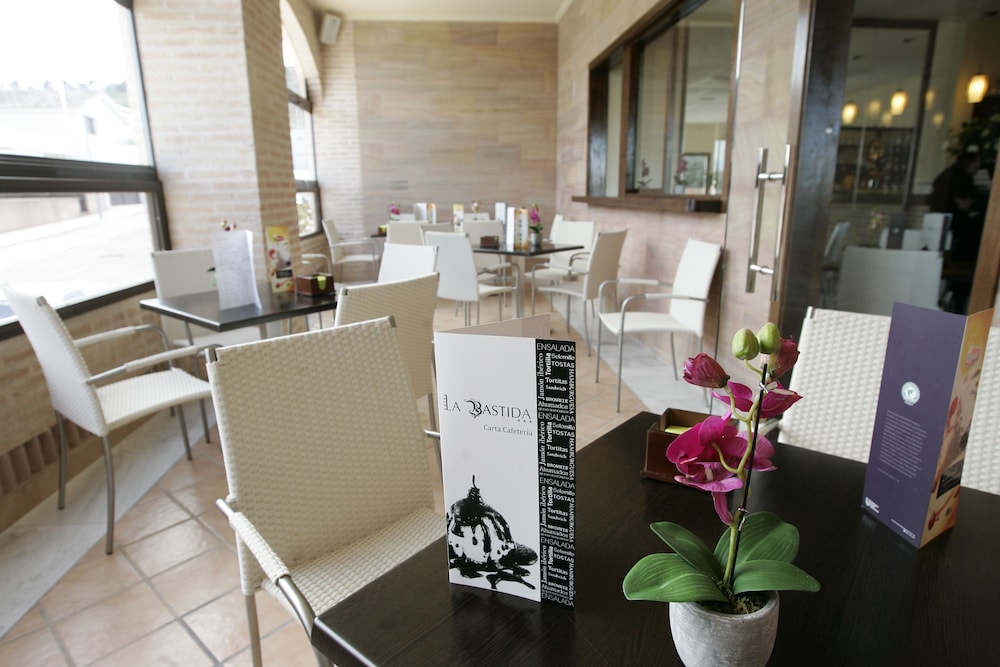 LA BASTIDA HOTEL 9/18