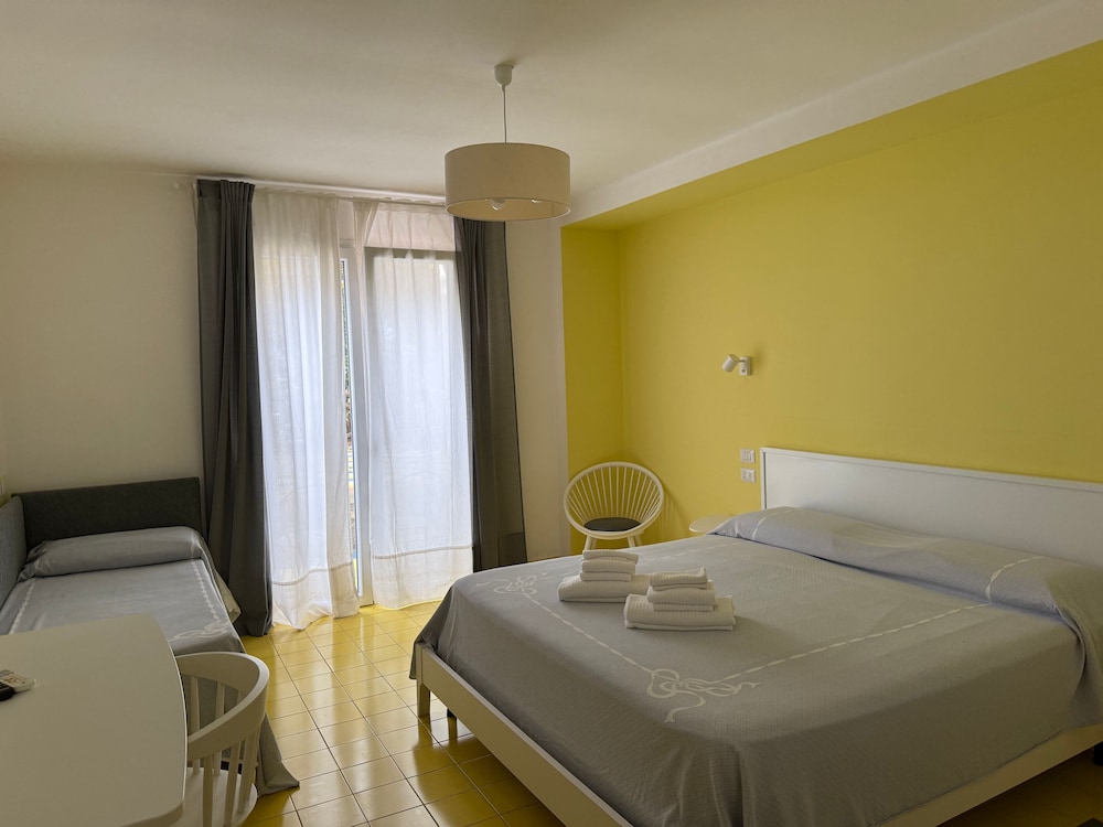 SUPERIOR, DOUBLE OR TWIN BED, SEA VIEW