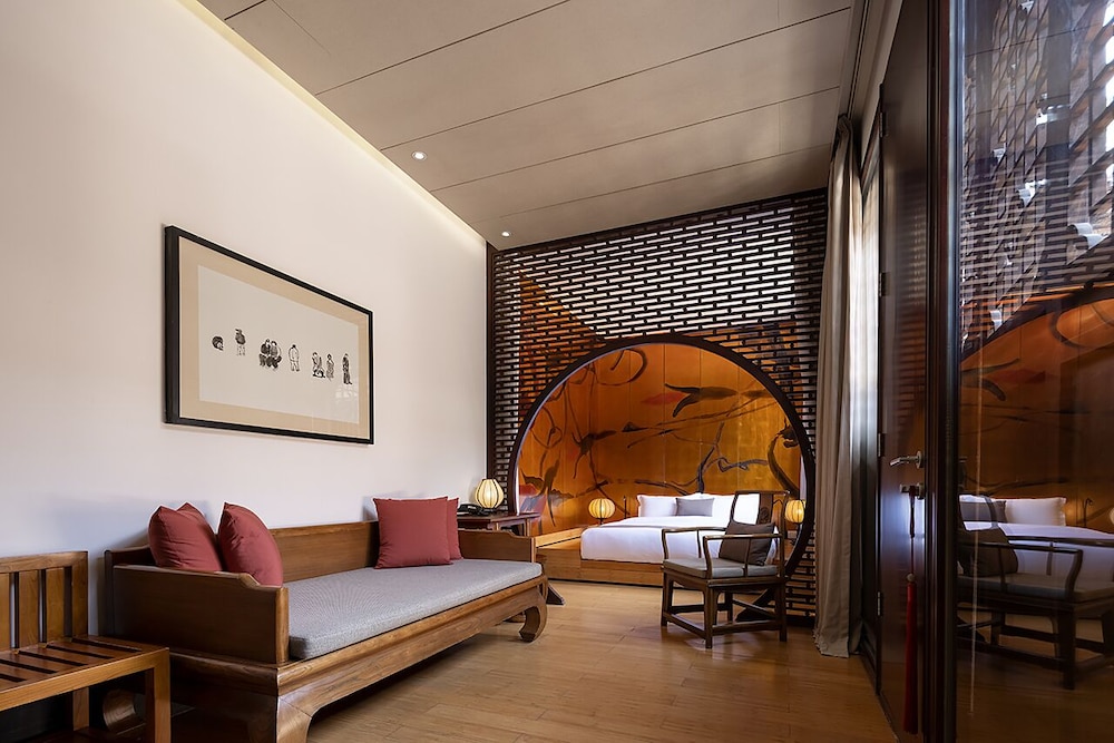 Jing's Residence 20/25