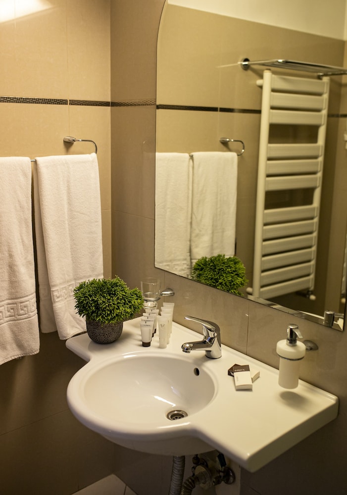 Atrium Panoramic Hotel & Spa 50/50