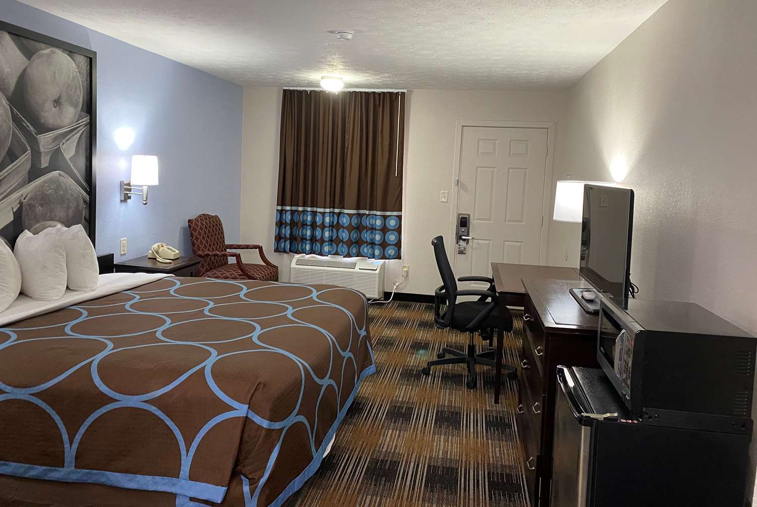 Super 8 by Wyndham Covington GA 17/32