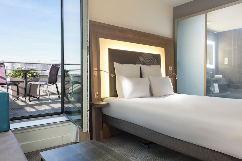 DELUXE, DOUBLE BED, BALCONY