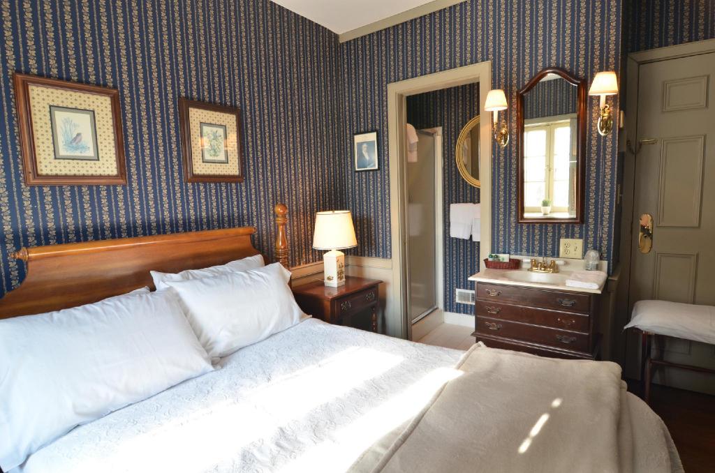 James Monroe, Deluxe, Suite, Woods View, Private Bathroom