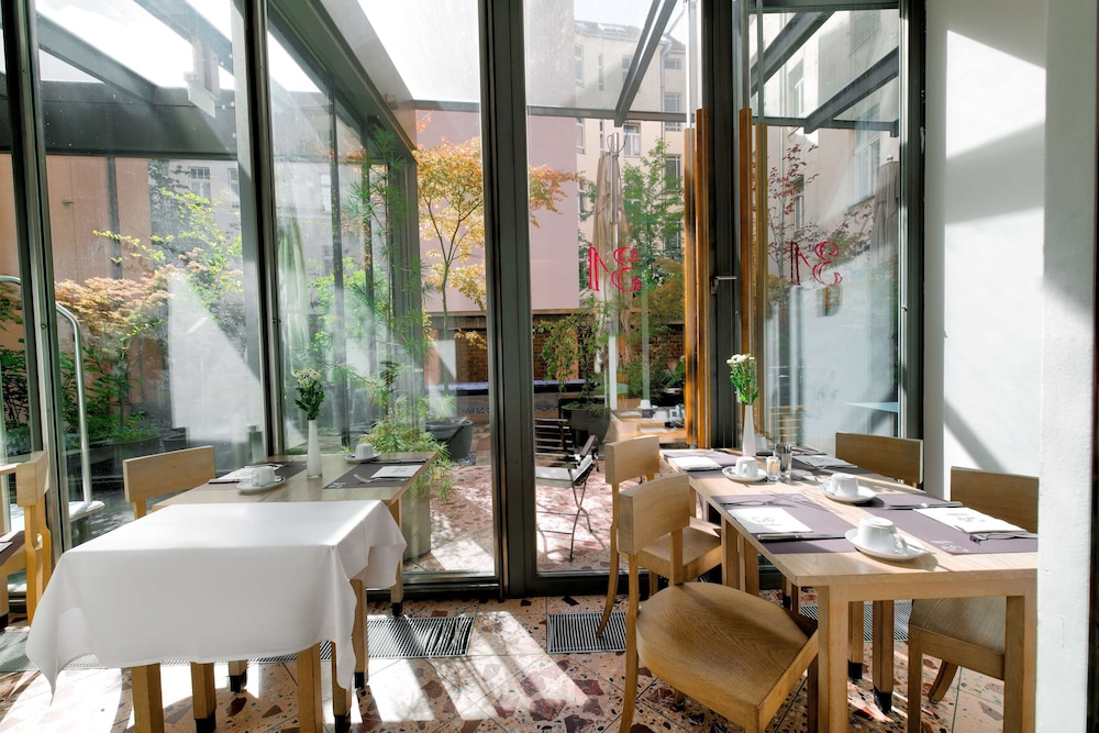 Hotel Bleibtreu Berlin By Golden Tulip 40/50