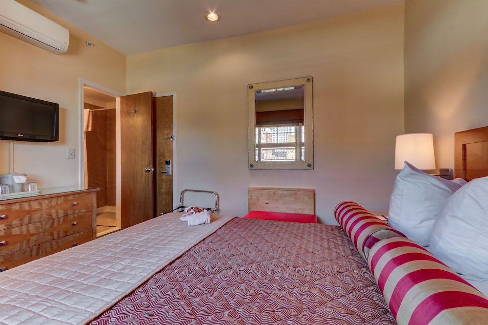 Alexander Inn 22/59