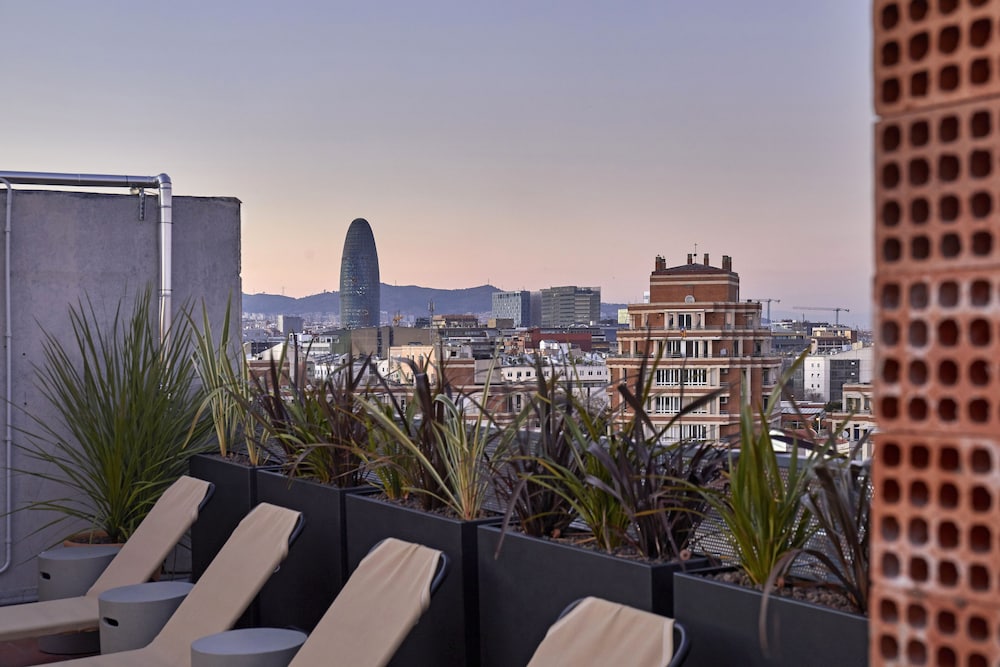 Unite Hostel Barcelona 45/50
