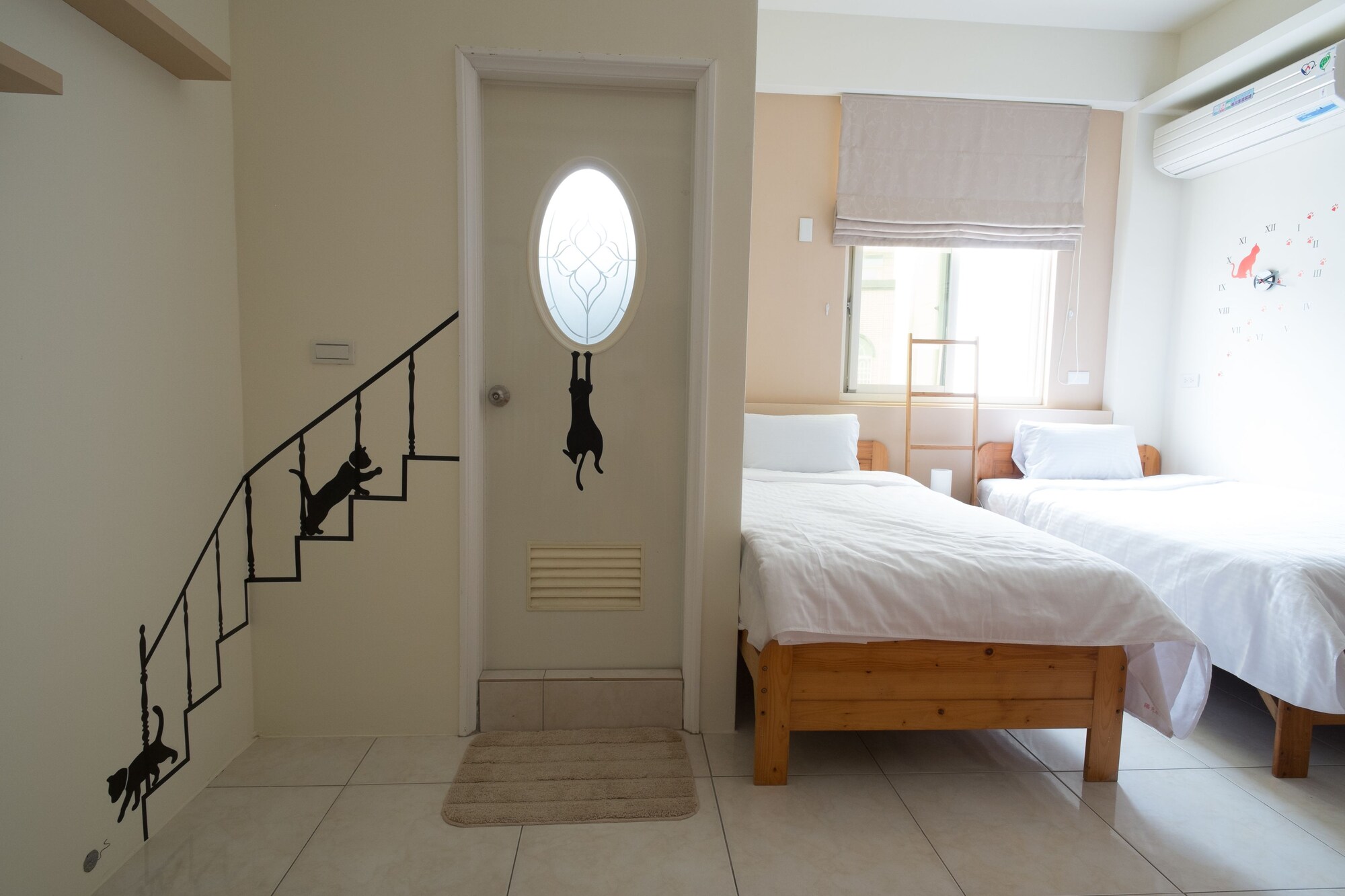 HONEYMOON, KING BED