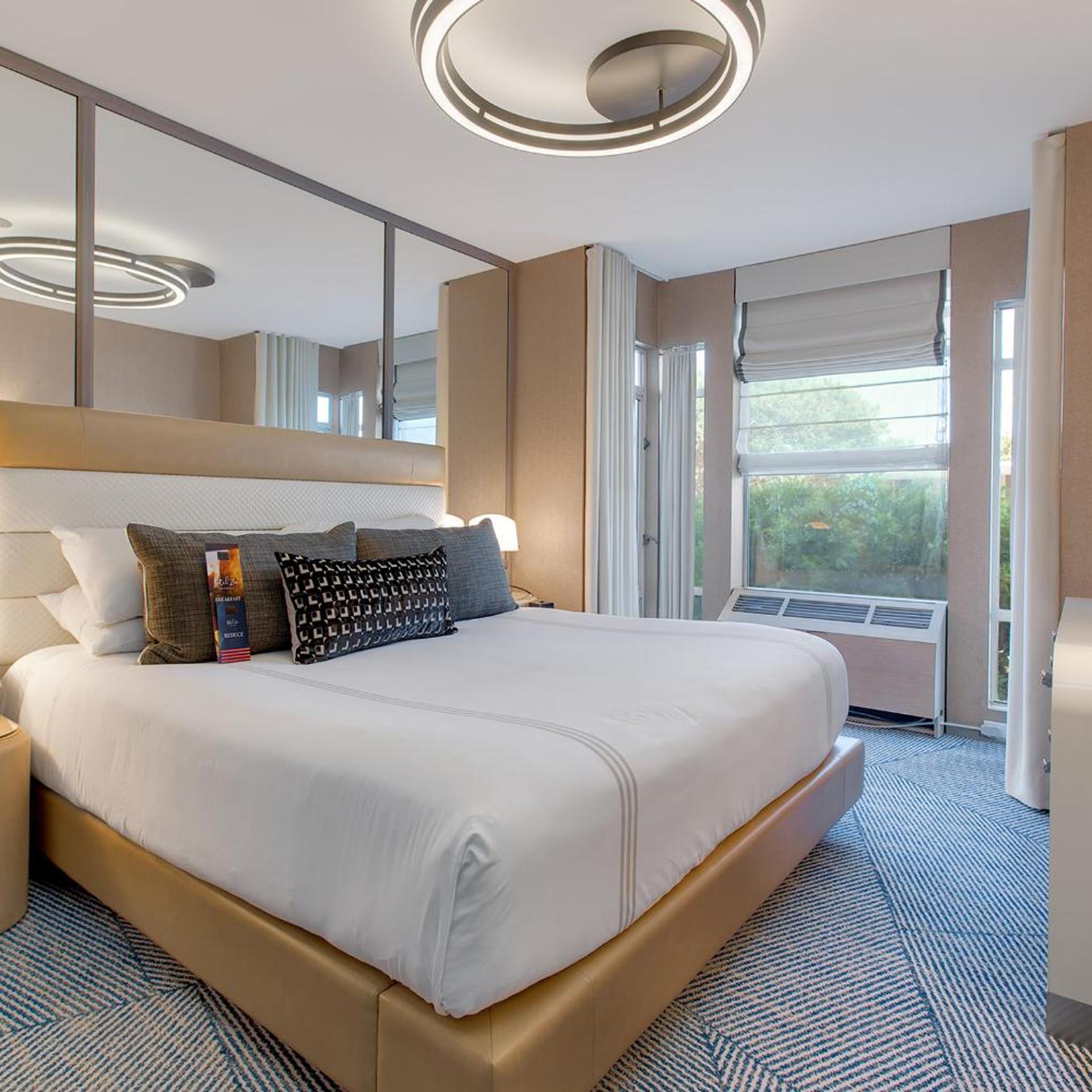 Signature, Suite, King Bed