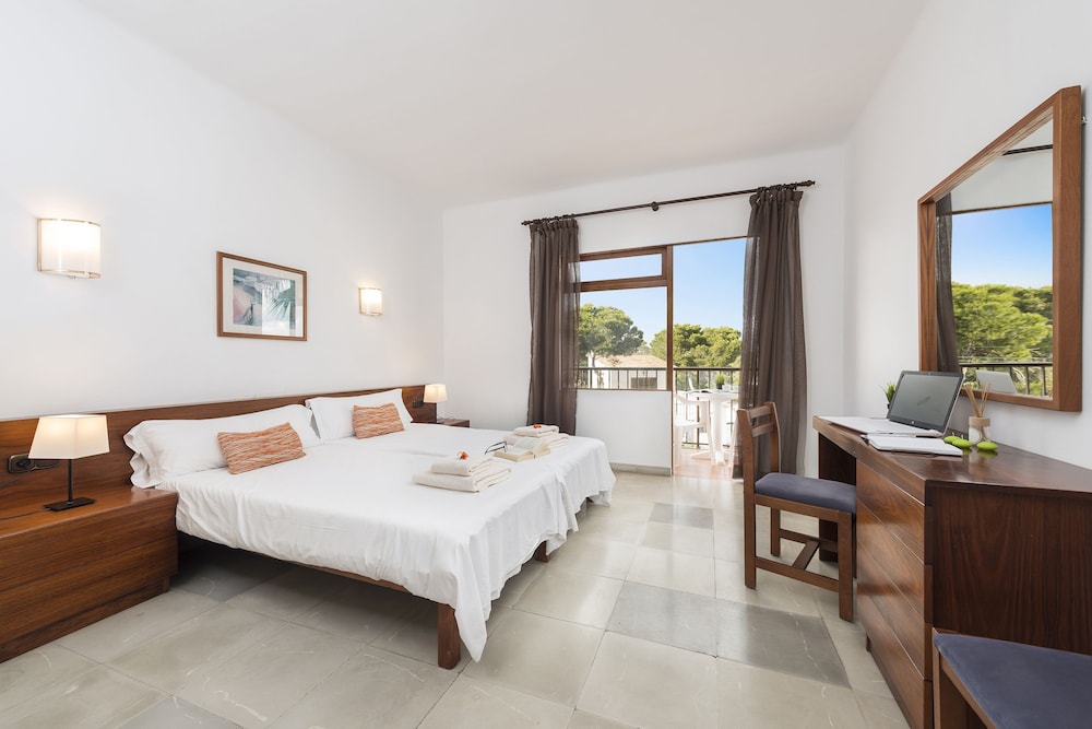 Hotel Santanyi Port 12/60