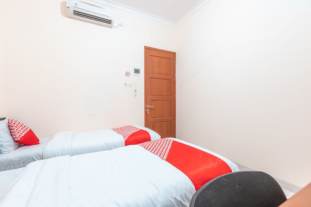 OYO 2364 Cempaka Harapan Indah 21/40