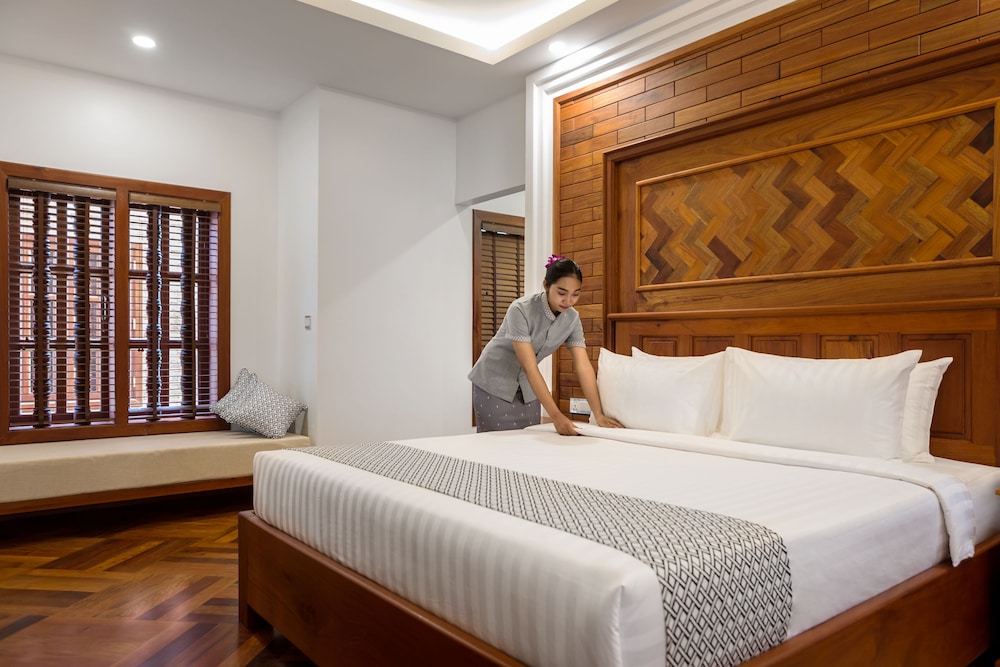 2 BEDROOMS, PRESIDENTIAL, SUITE, POOL VIEW