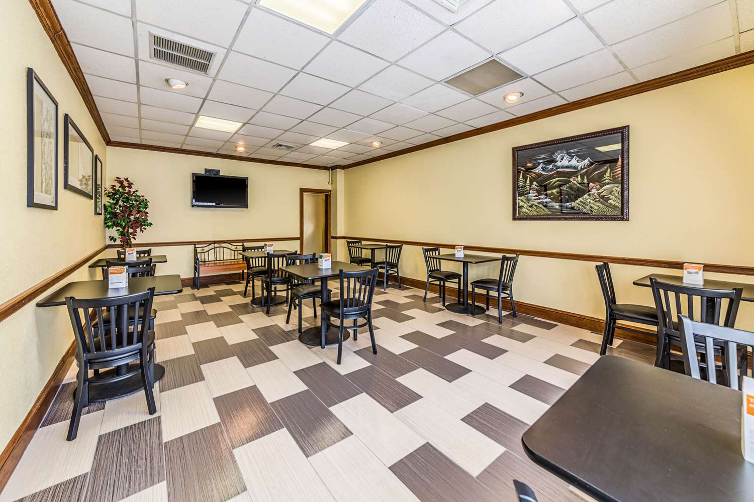 Knights Inn Montgomeryville 16/18