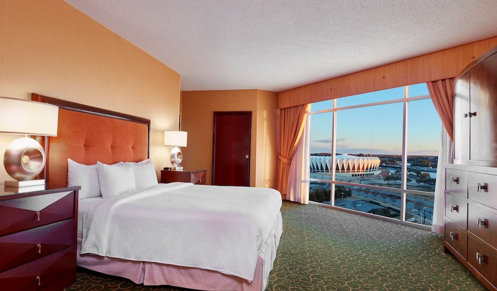 Embassy Suites by Hilton Hampton Convention Center 16/46