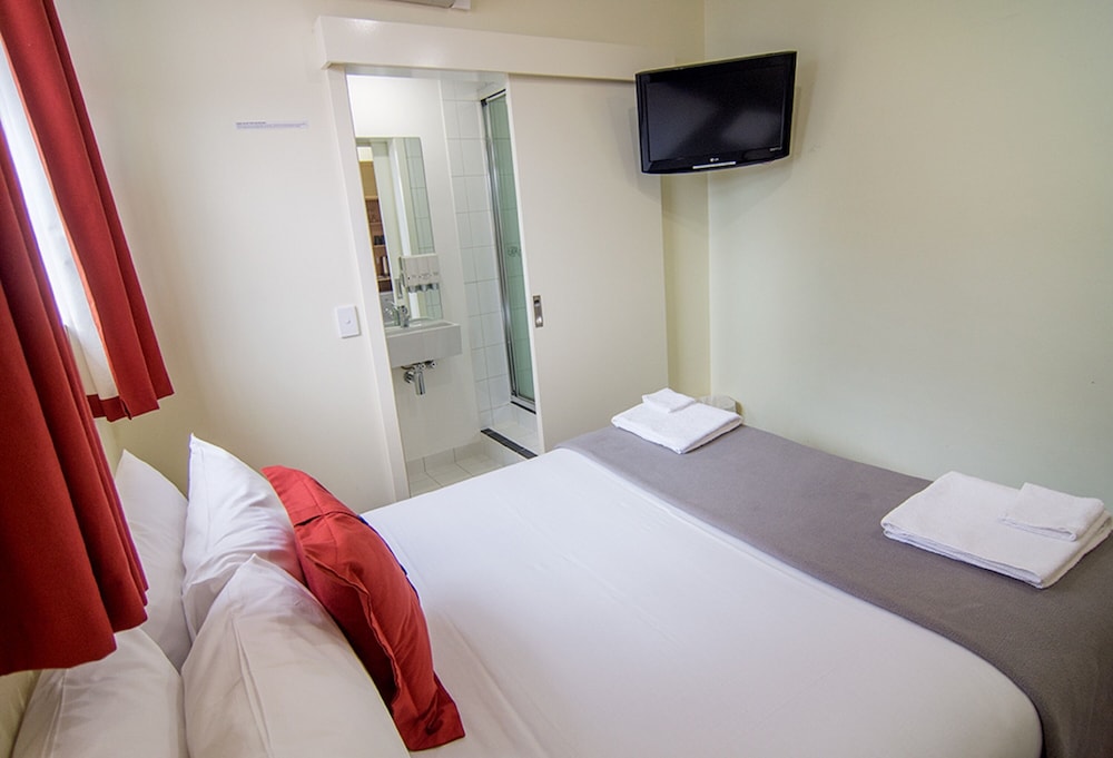 Miami Hotel Melbourne 13/50