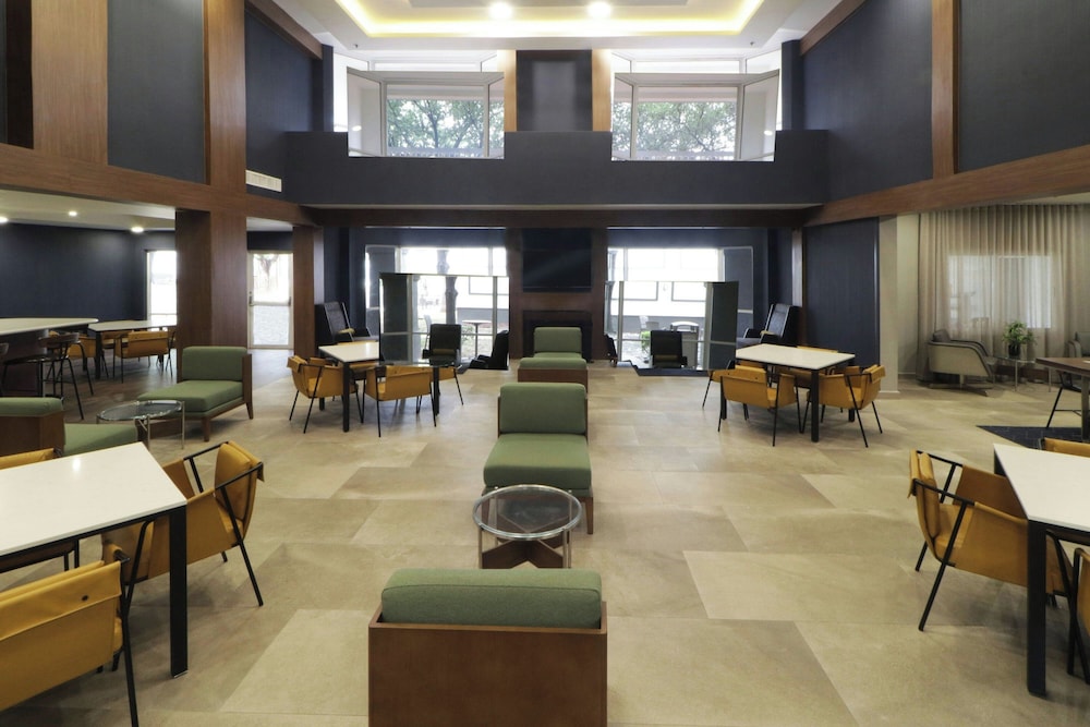 Courtyard By Marriott Monterrey Airport 31/50
