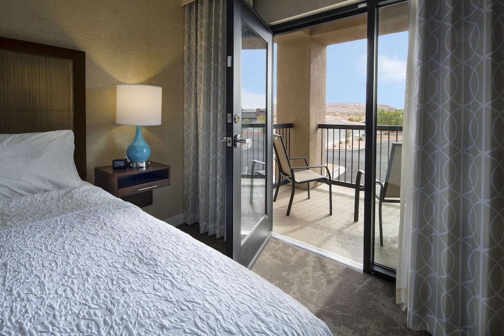 Hampton Inn Suites Page Lake Powell 16/42