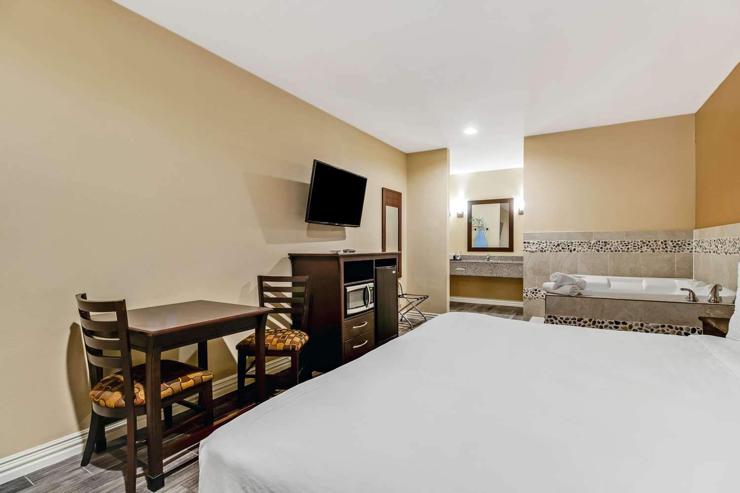 Americas Best Value Inn - Houston / Fm 529 13/28