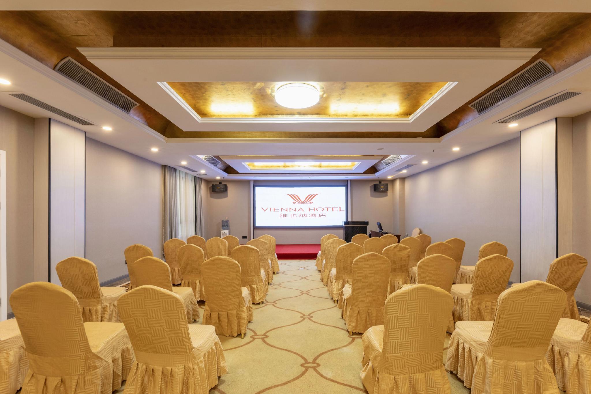 Vienna International Hotel (Suzhou Likou Furniture City) 35/42