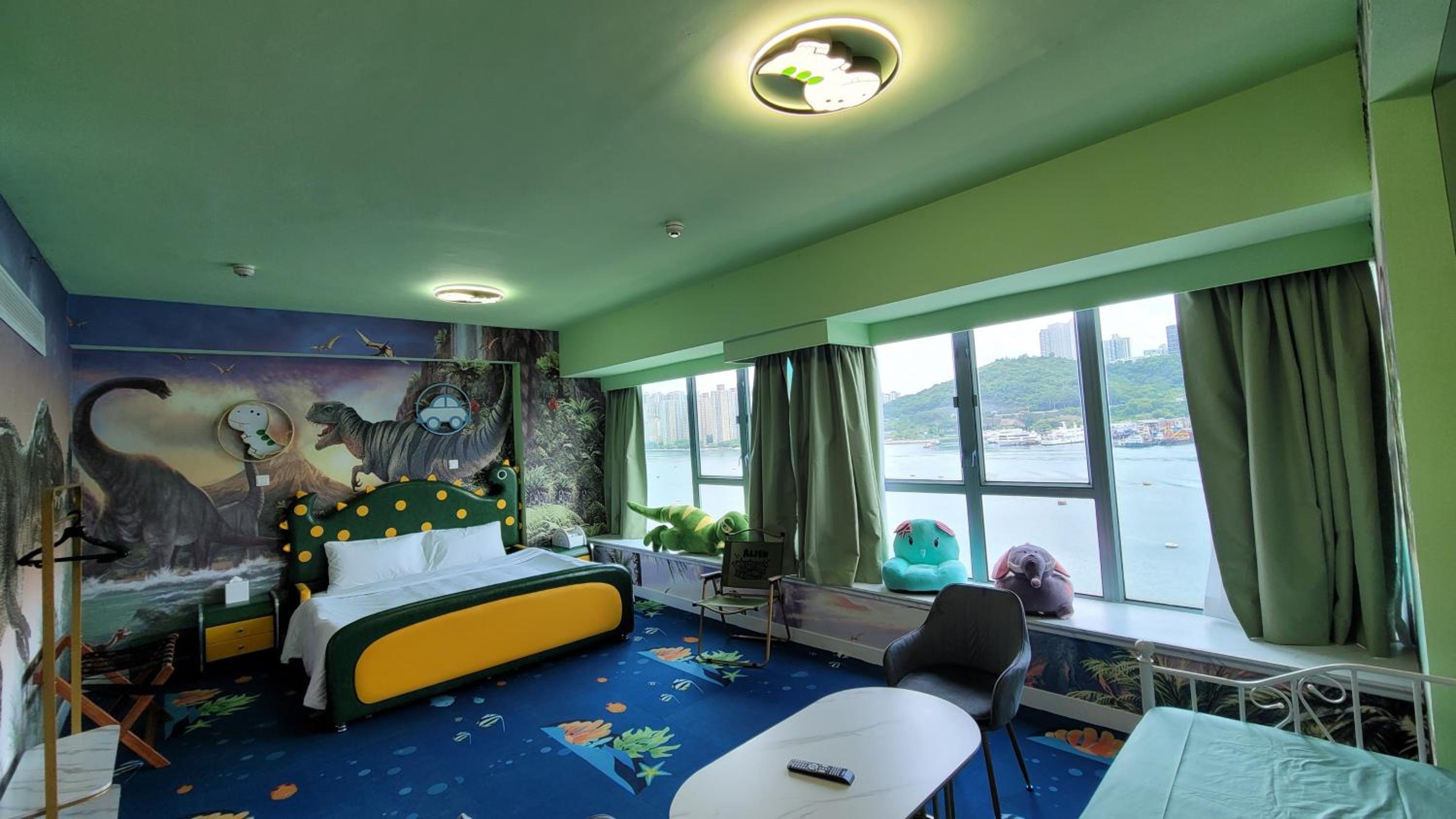 Theme Seaview Suite، Grand Bay View Hotel 8/8