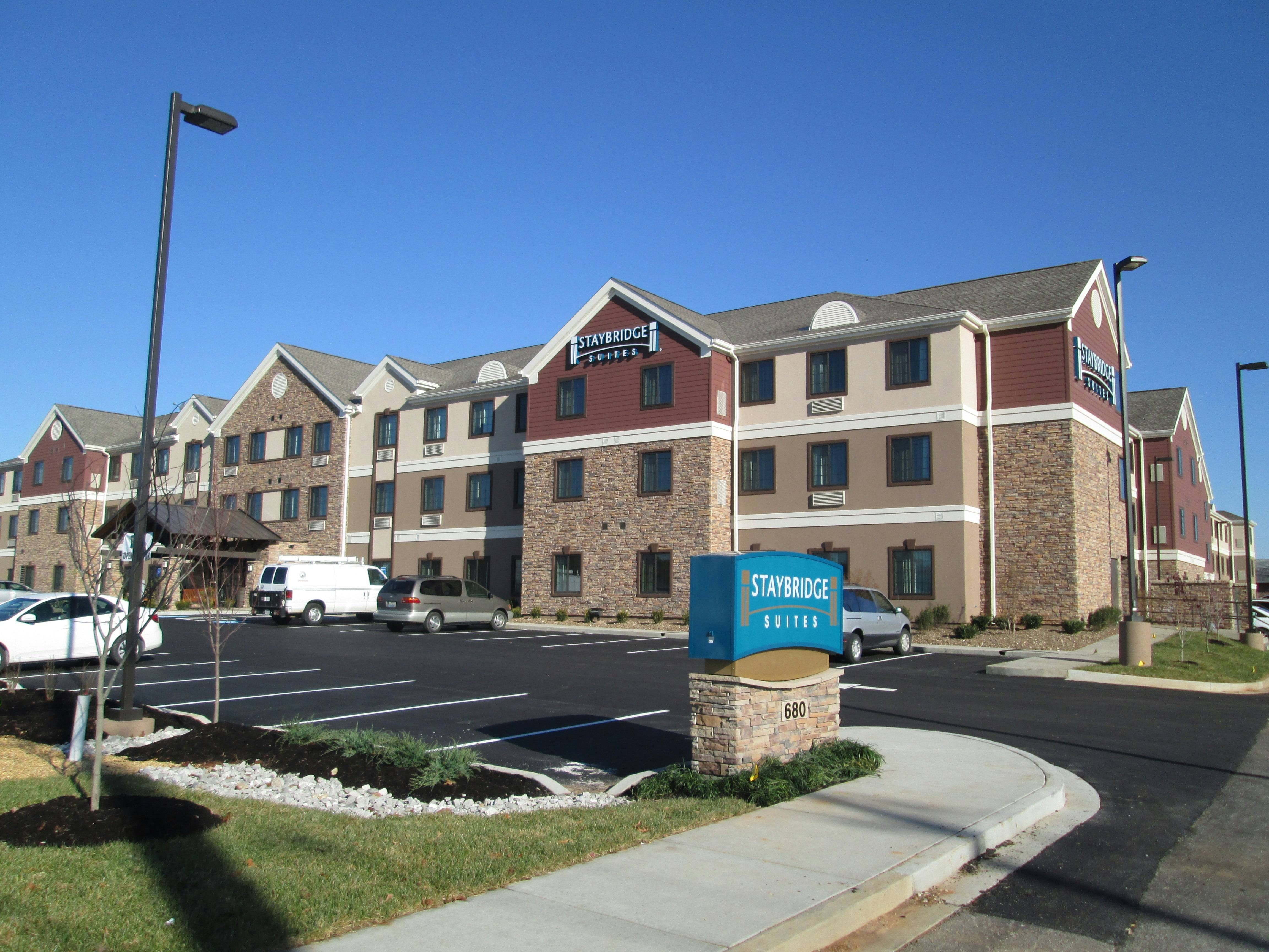 STAYBRIDGE SUITES BOWLING GREEN 2/68
