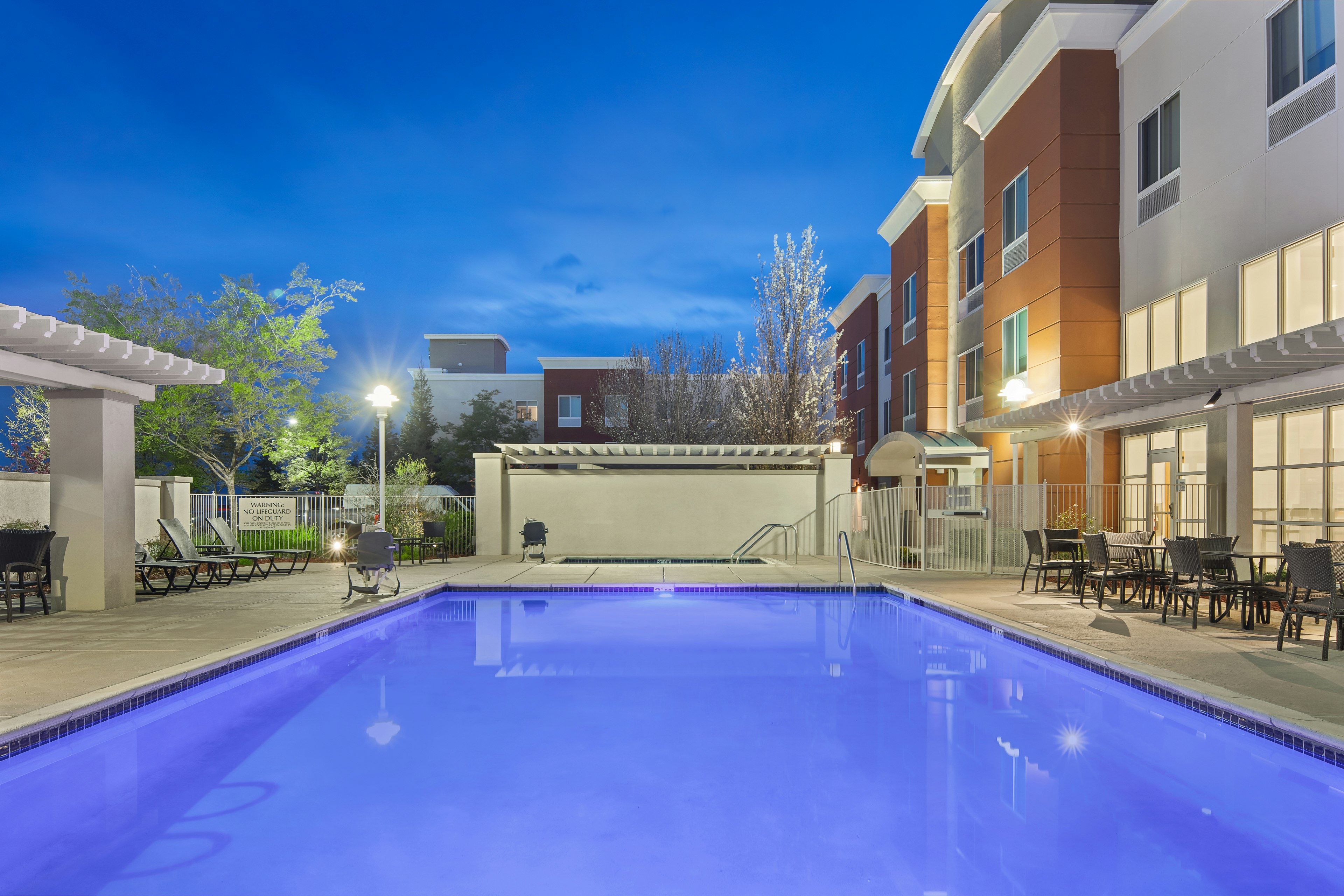 Holiday Inn Express & Suites Sacramento Airport Natomas, an IHG Hotel 15/23