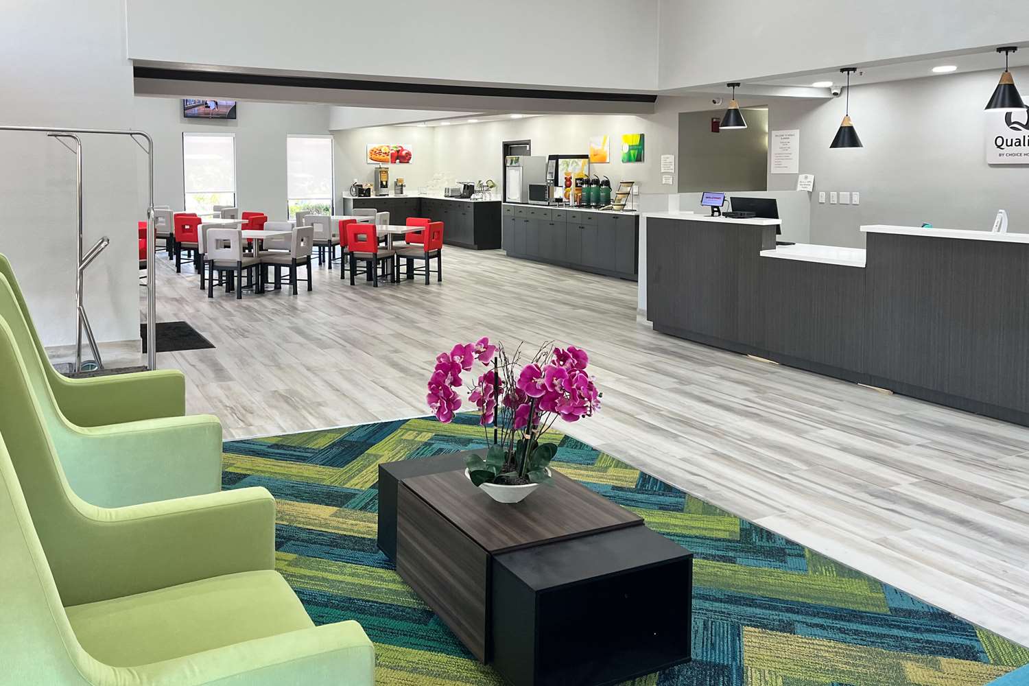 Quality Inn & Suites at Airport Blvd I-65 8/21