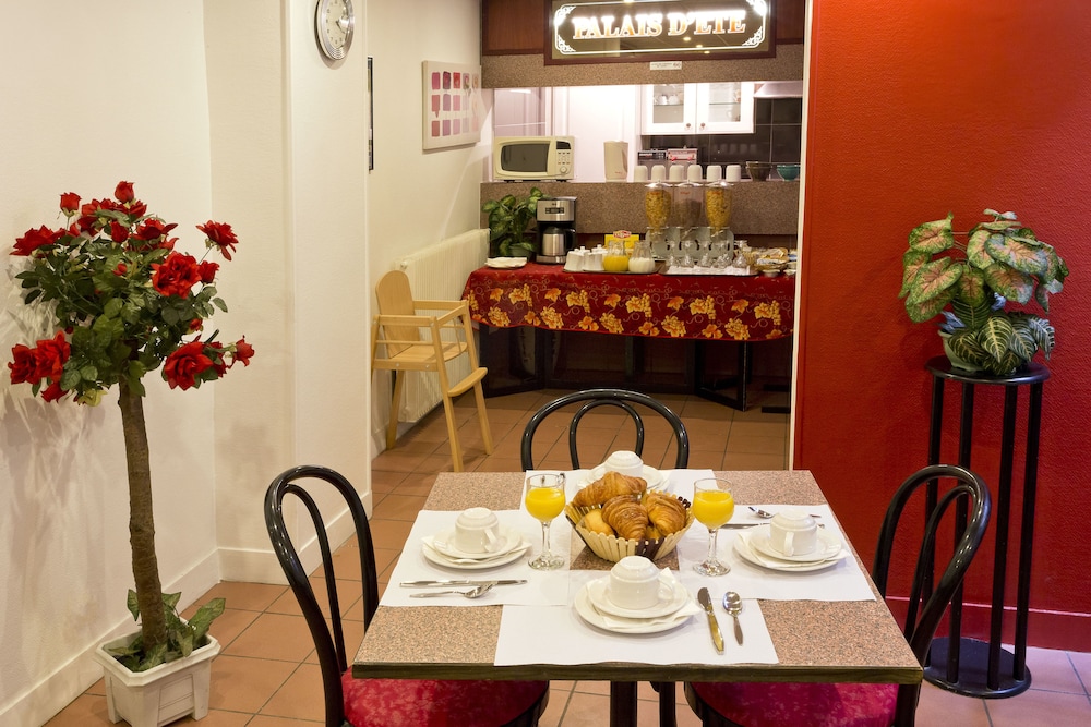 Hipotel Belgrand Edith Piaf 36/50