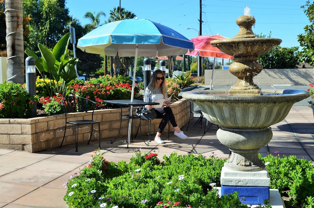 Loma Linda Inn. 45/54