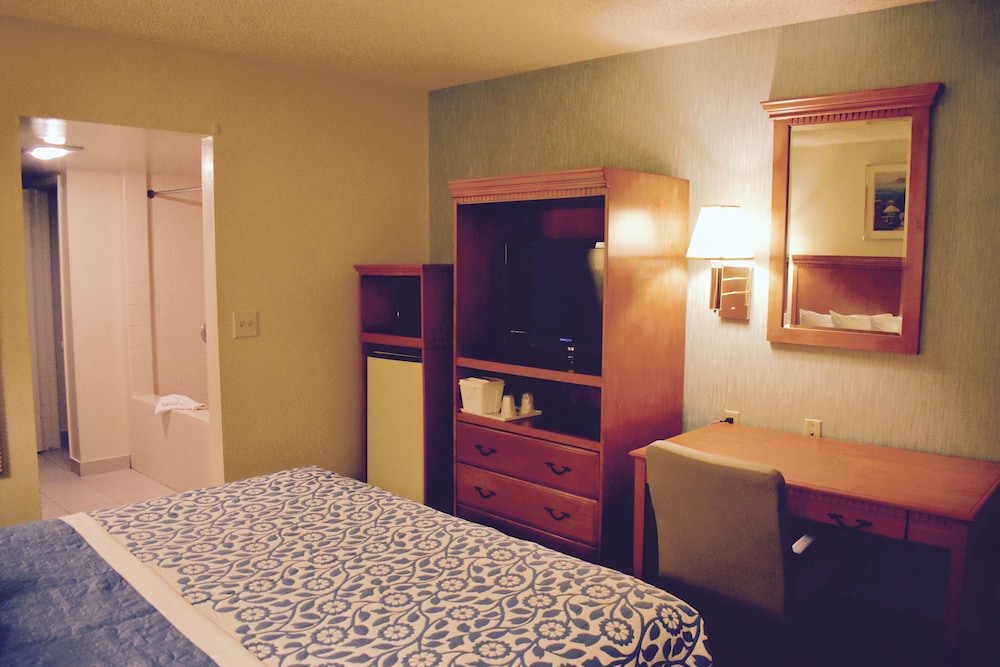 Days Inn by Wyndham Anaheim Near The Park 20/45