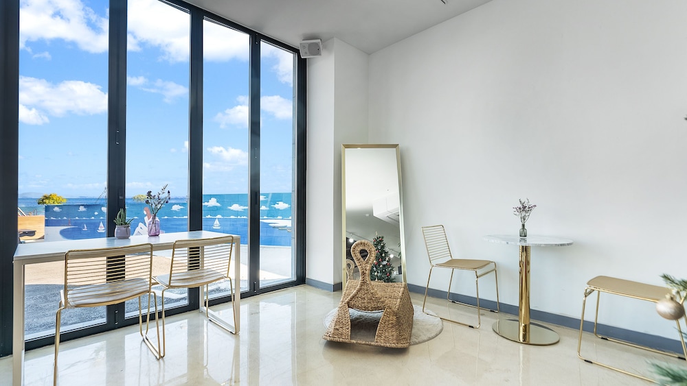 Gold Beach Resort 12/37