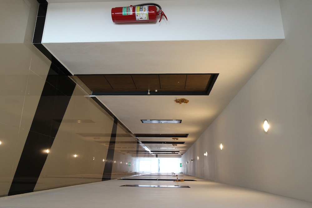 The Sila Sriracha 20/50