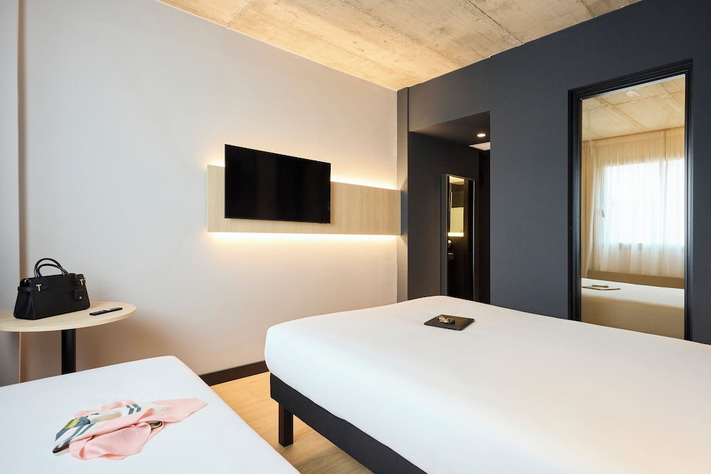 Ibis Madrid Norte Las Tablas 9/25