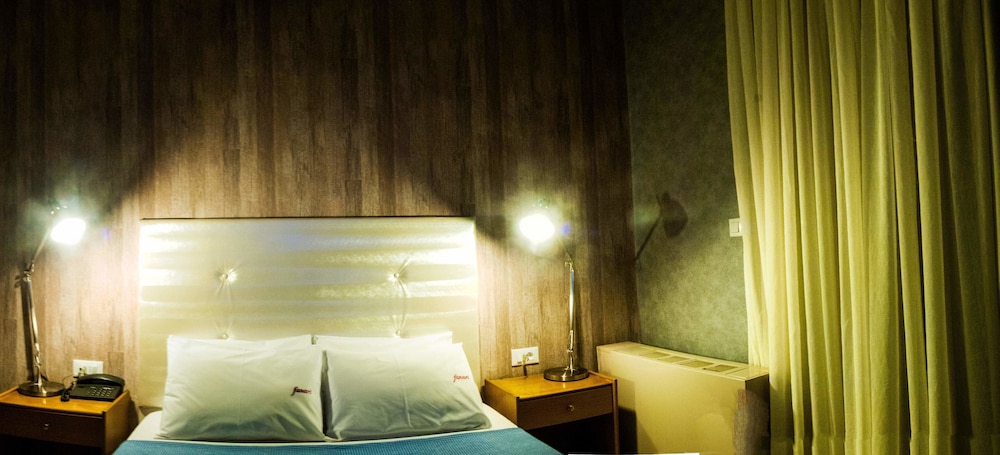 Fanari Hotel 24/40