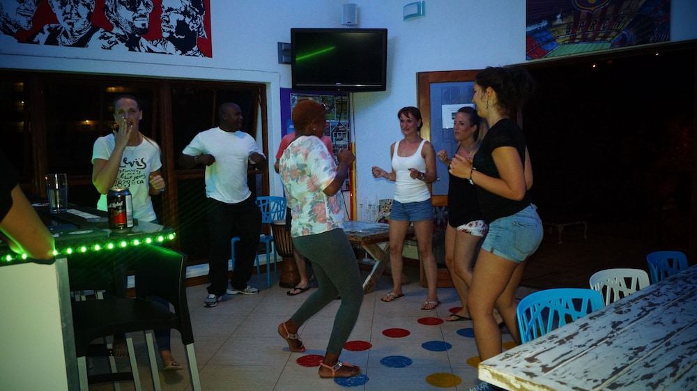 Atlantic Point Backpackers 33/50