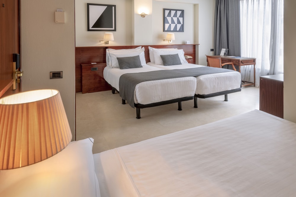 Gran Hotel Rey Don Jaime 12/70