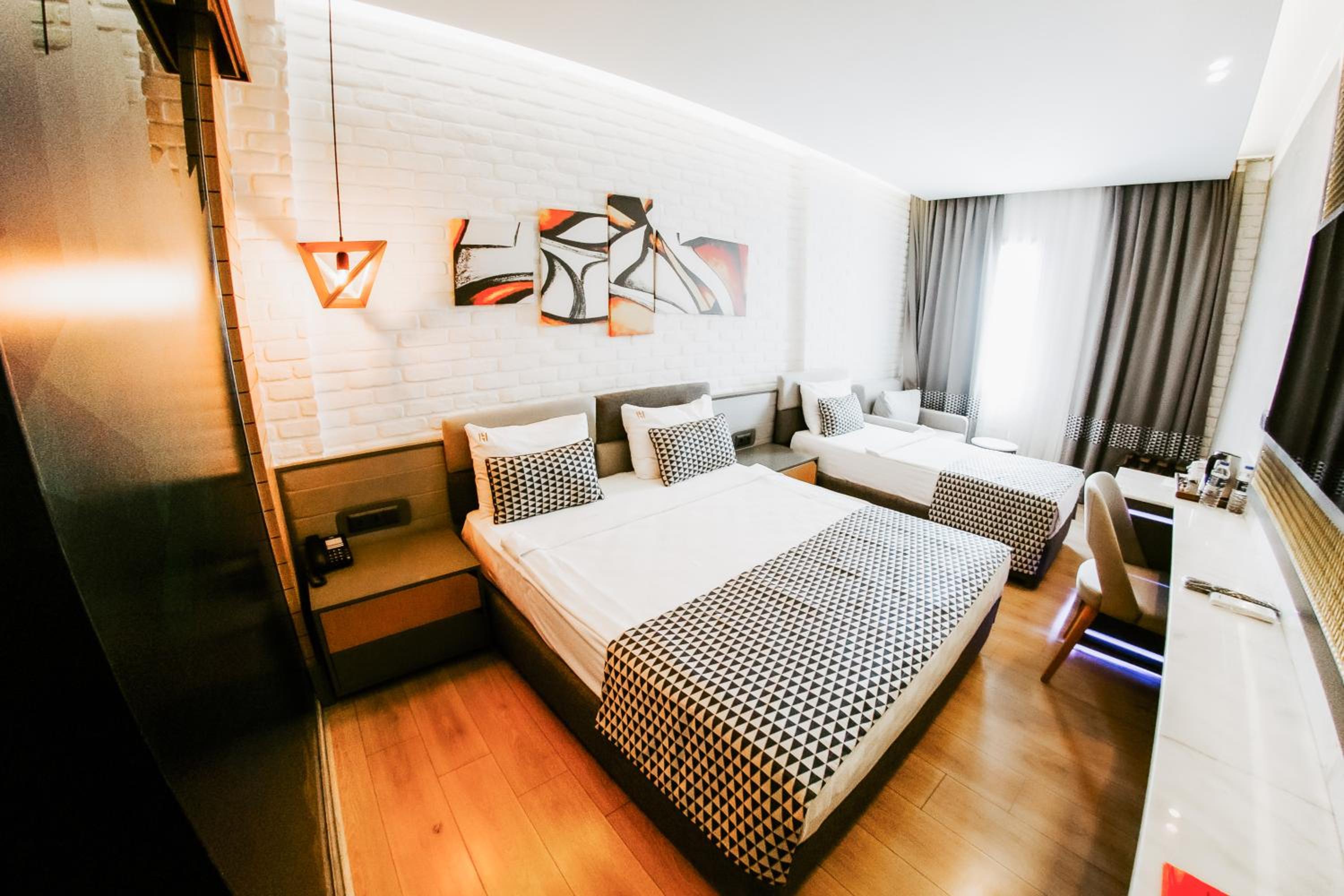 DELUXE COMFORT ROOM WITHOUT BALCONY