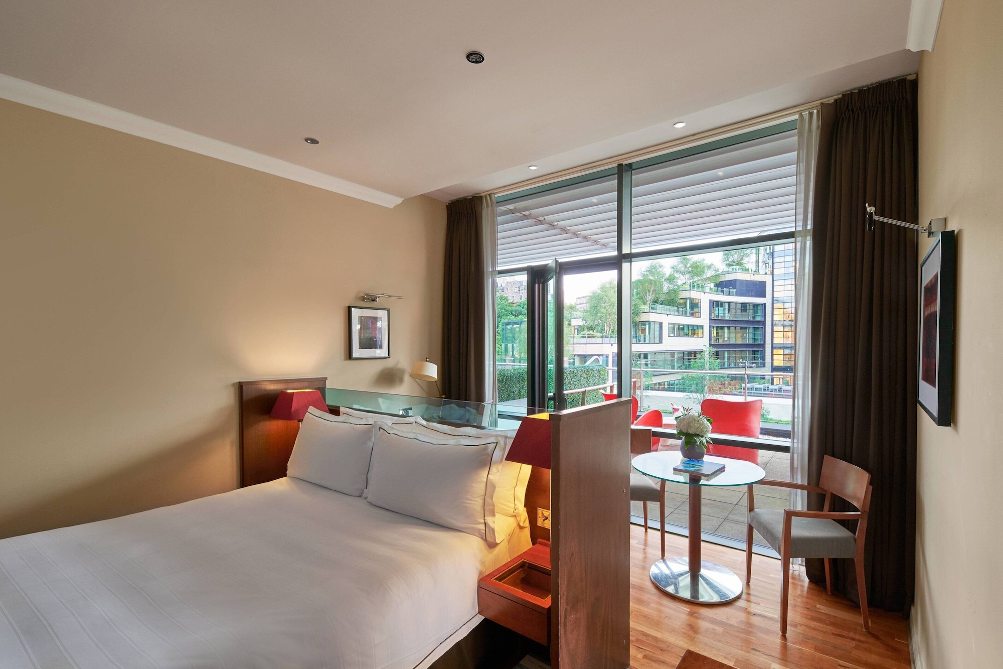 ROOM, KING BED, TERRACE