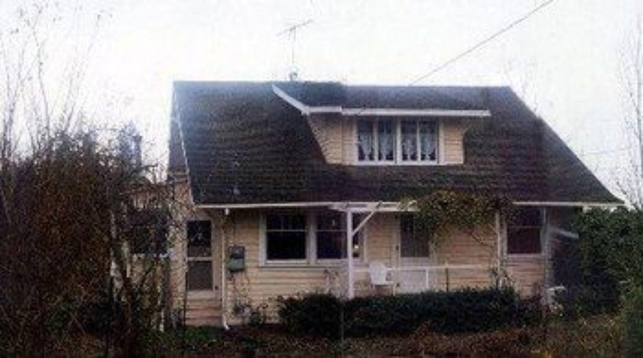 Hollyhock Country House 2/11