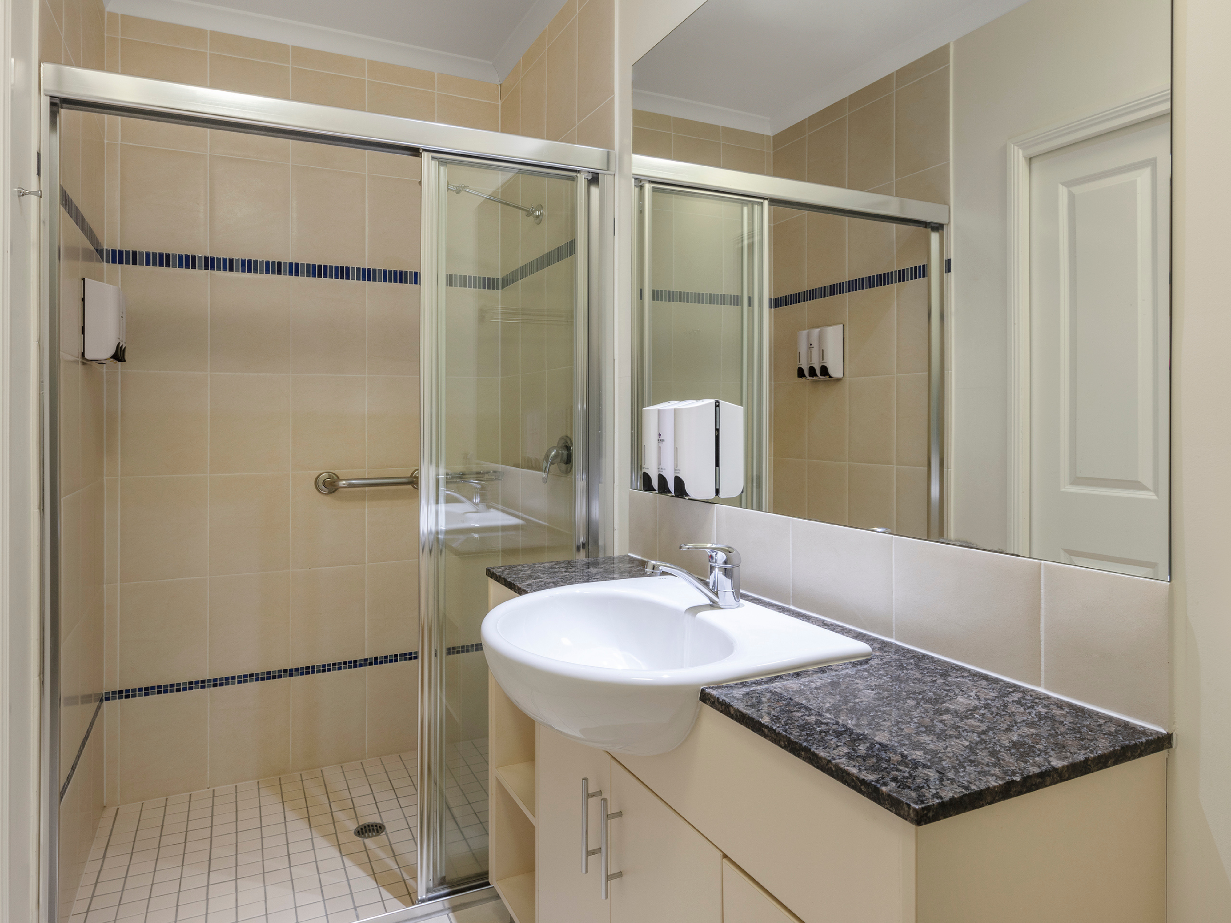 PARK REGIS CITY QUAYS 50/53