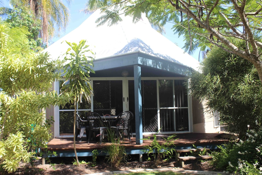Kellys Beach Resort 1/49