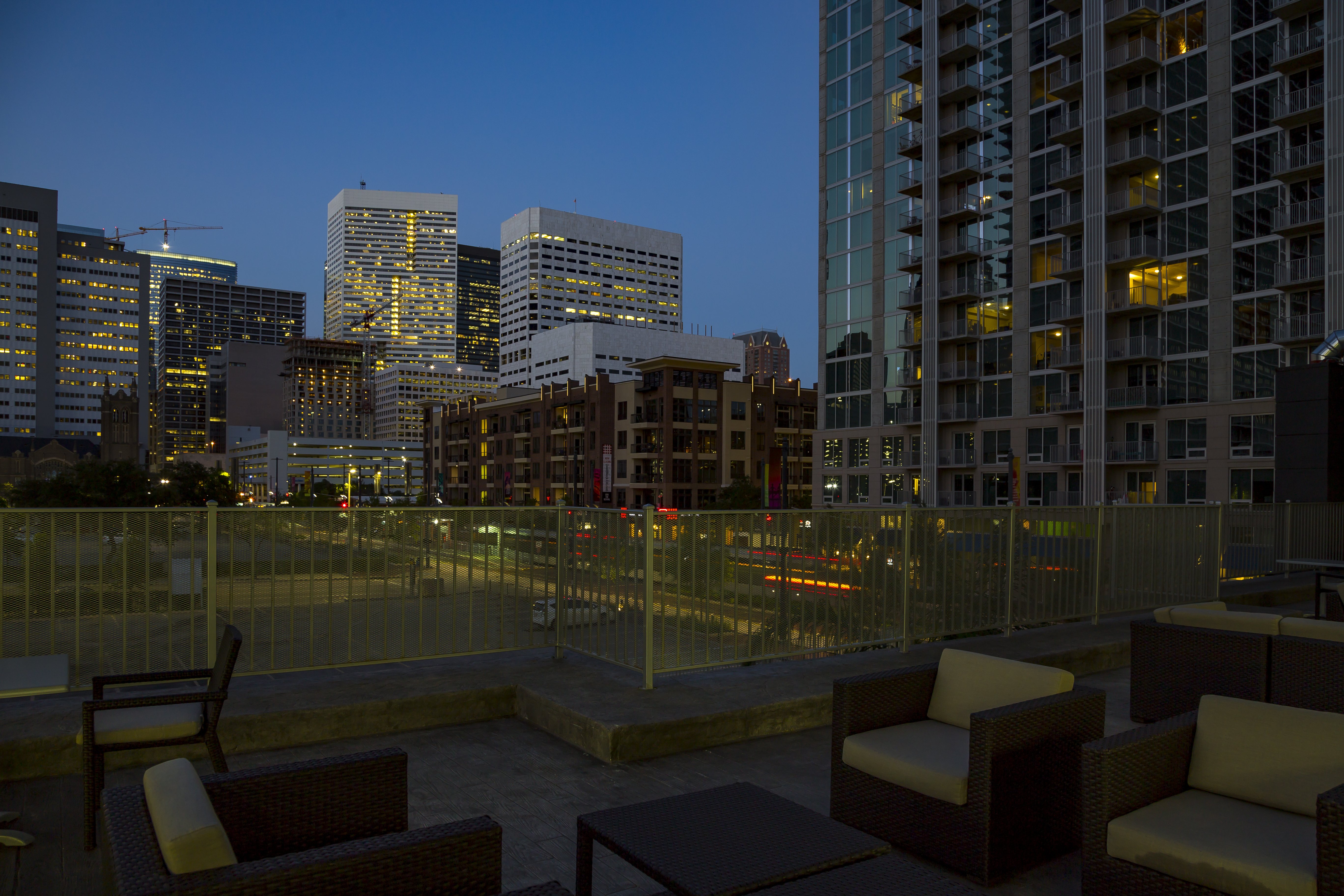 Holiday Inn Houston Downtown 76/77