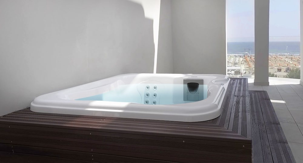 Hotel Ambassador 35/48