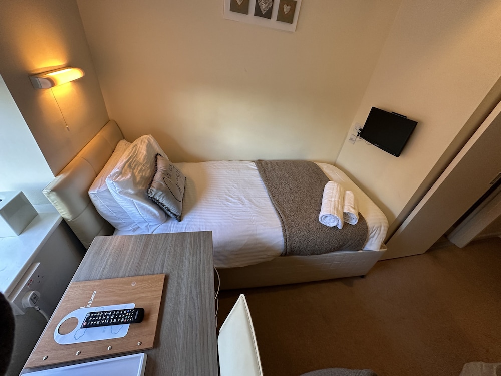 Pine Lodge Hotel & Restaurant Mansfield 6/48