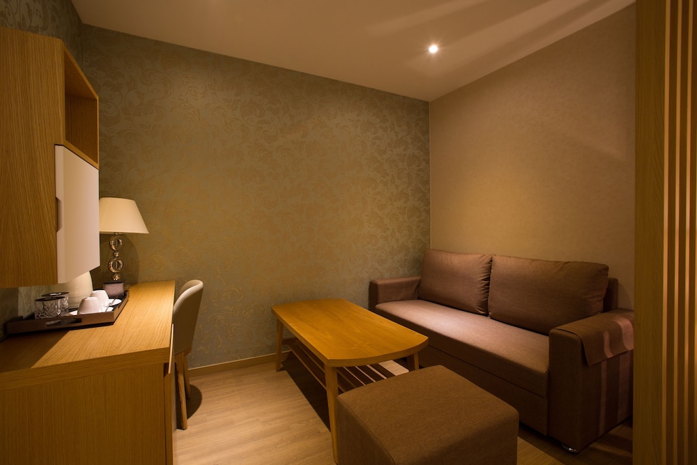 Dong Gyeong Hotel 52/64
