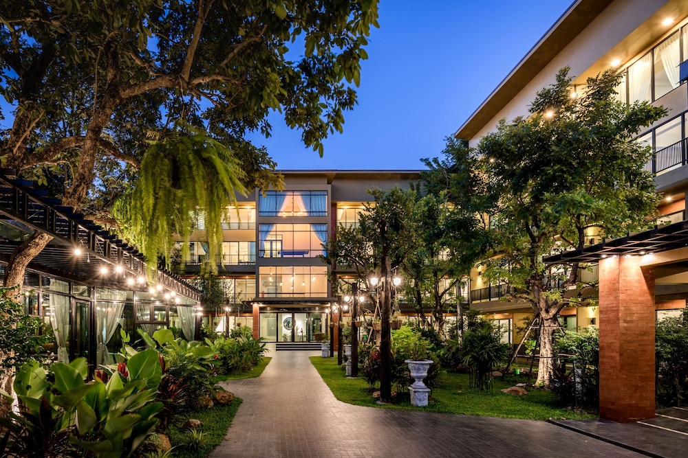 T-REX BURIRAM BOUTIQUE HOTEL 4/37