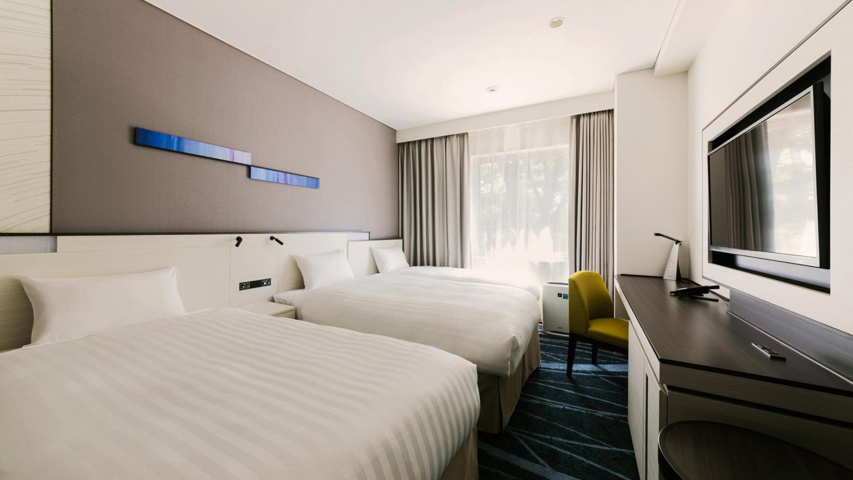 ROOM, TRIPLE