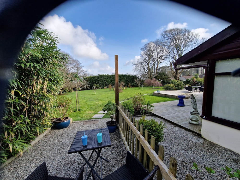 The Cedars B&B 48/56