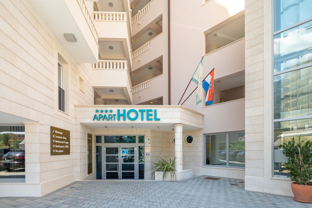 APARTHOTEL TAMARIS in TUCEPI
