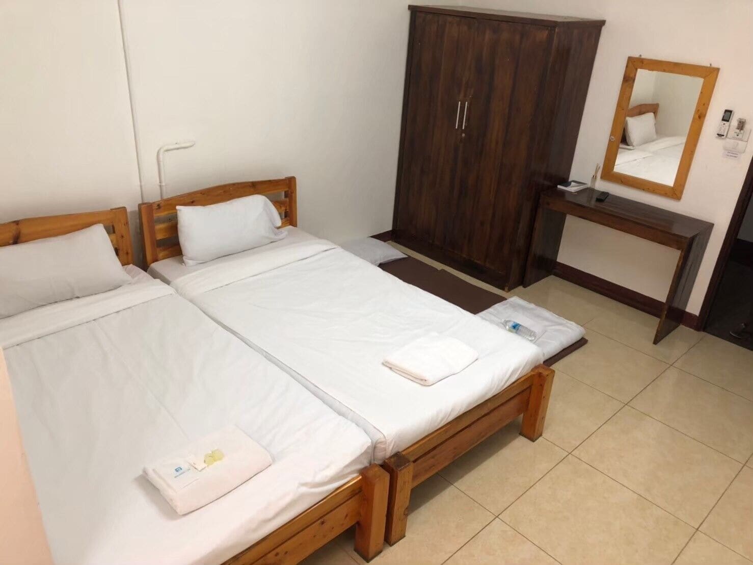 SUPERIOR, TWIN BEDS