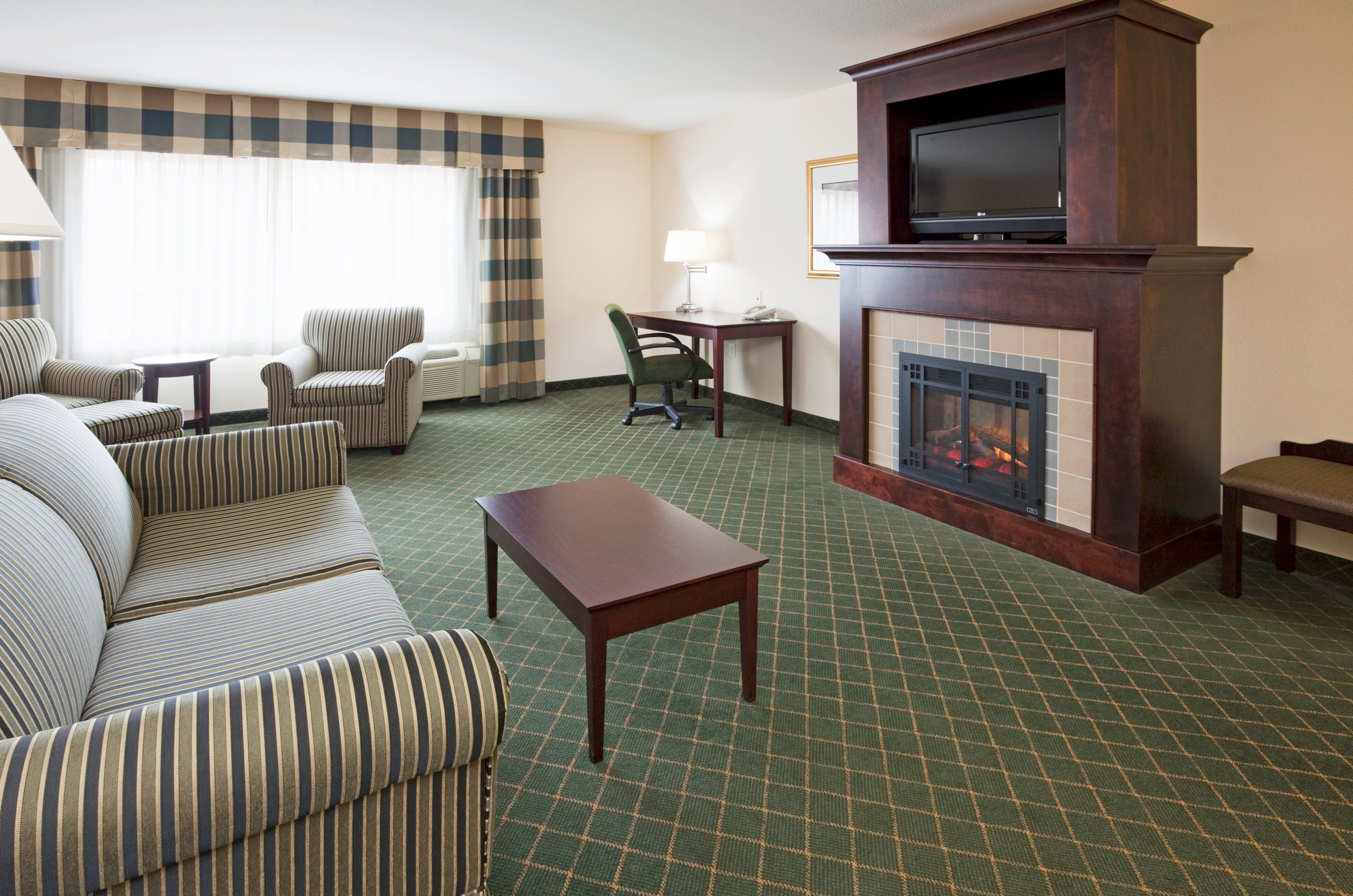 Holiday Inn Conference Ctr Marshfield 29/70